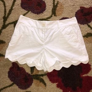 Loft White Scalloped Shorts Size 4